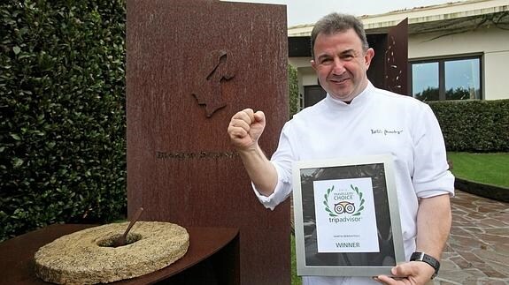 Martin Berasategui recibe el premio Travellers' Choice Restaurantes.