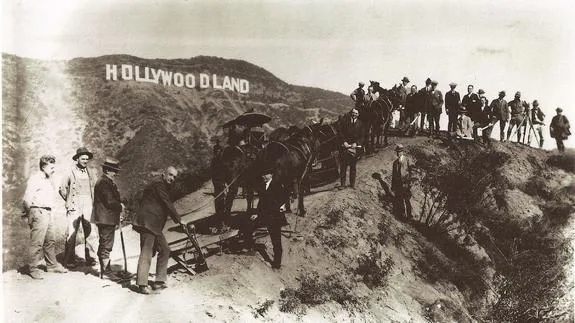 Imagen del cartel de Hollywood original. 