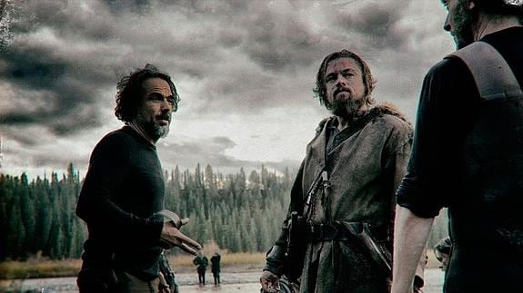 Iñárritu y DiCaprio en el rodaje de 'El Renacido'.