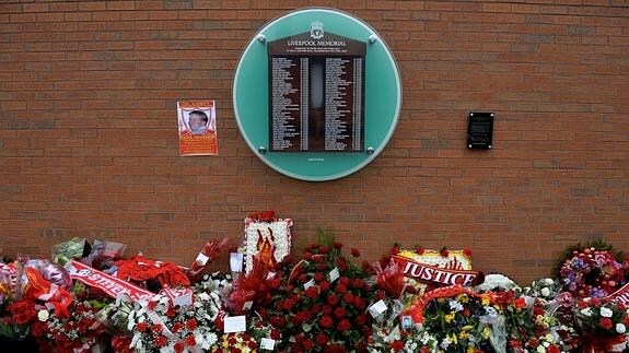 Un monumento reuerda a las 96 víctimas de Hillsborough. 