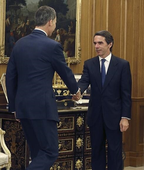 Felipe VI recibe a Aznar en Zarzuela.