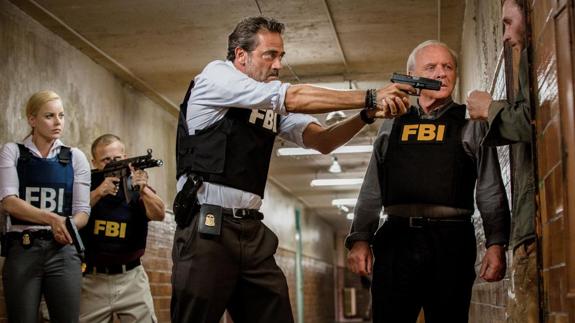 Colin Farrell y Anthony Hopkins, en una escena de 'Premonición'.