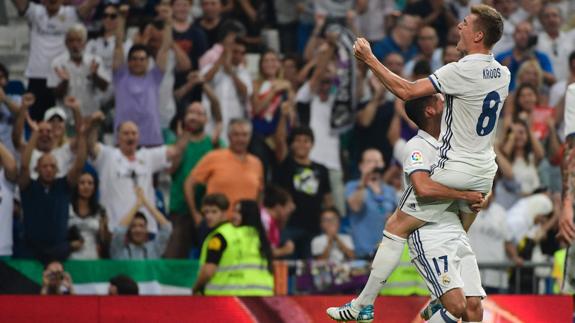 Tony Kroos celebra su gol. 