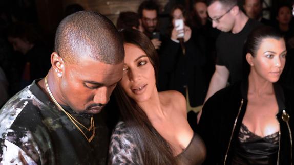 Kanye West, junto a Kim Kardashian. 