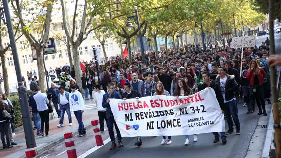 Manifestación estudiantil por la derogación de la Lomce.