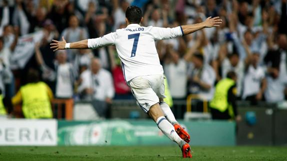 Cristiano celebra uno de sus tres goles. 