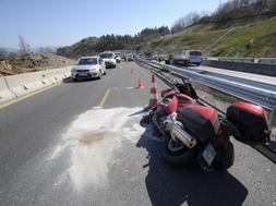 El accidente ha provocado retenciones kilométricas. [PEDRO MARTÍNEZ]
