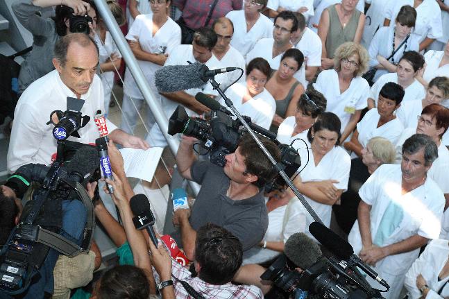 Manifestación de apoyo al médico de Bayona acusado de practicar la eutanasia
