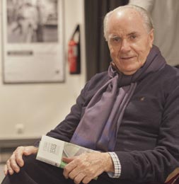 José Antonio Pagola, en la Fnac de Donostia, donde presentó su libro sobre el Evangelio de San Marcos. ::                             MICHELENA