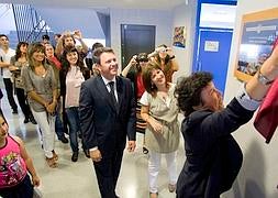 Isabel Celaá inaugura las nuevas instalciones del colegio Eguzkitza. /De la Hera