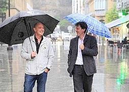 Lankideak. Andoni Egaña eta Xabier Lizaso, atzo Donostian ::                             JOSÉ MARI LÓPEZ