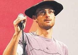 Amets con la txapela que le reconoce como ganador.