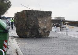 Roca en la mitad de la carretera. /Mikel Fraile