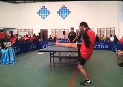 El jugador de ping pong sin brazos