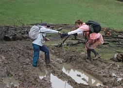 Camino de Agorta a Murumendi. Presenta un pésimo estado, los presupuestos reservan una partida de 73.000 euros. ::                             JUANTXO