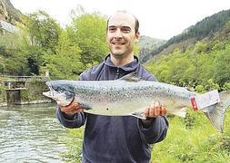 Pescado el salmón 52, finalizó el sábado la temporada de su pesca en el Bidasoa