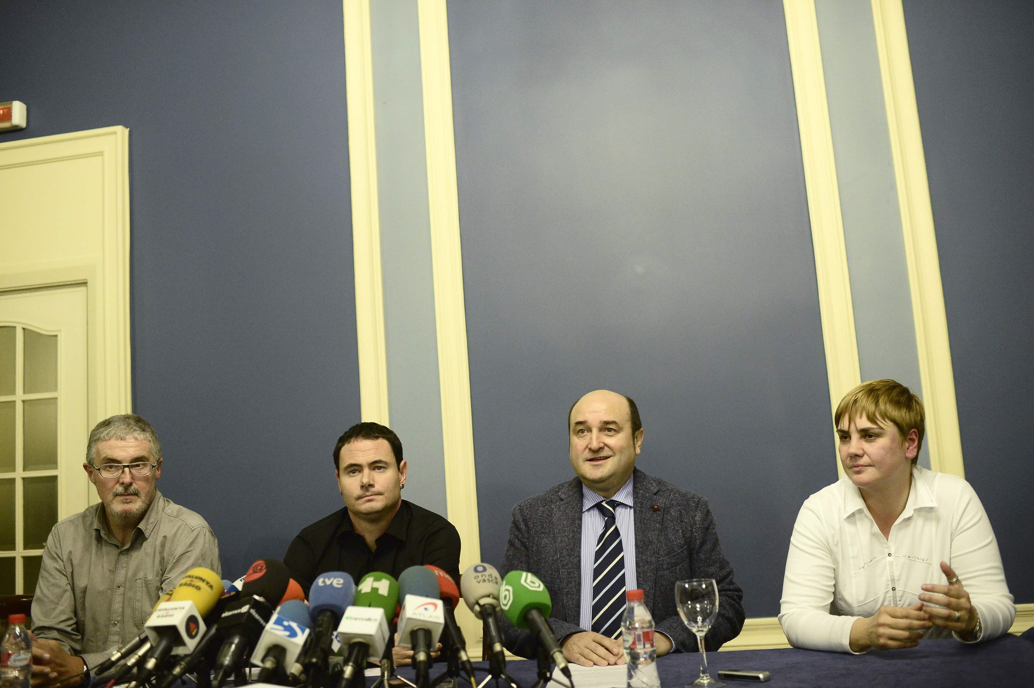 PNV y Sortu convocan una marcha silenciosa tras la prohibición del acto por los presos