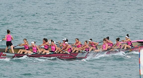 Apabullante victoria  de San Juan, que vuela en popare en Ondarroa