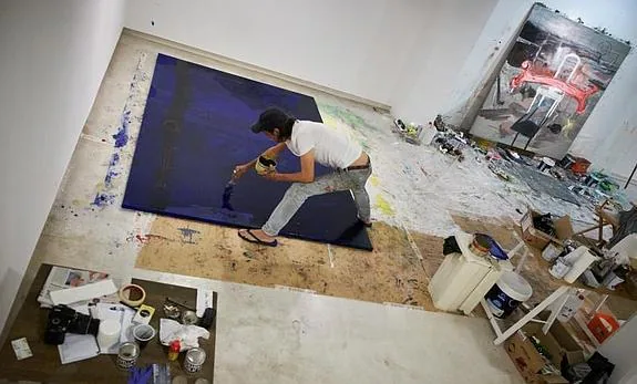 El artista cubano Carlos Quintana ha habilitado un taller temporal en la galería donostiarra.