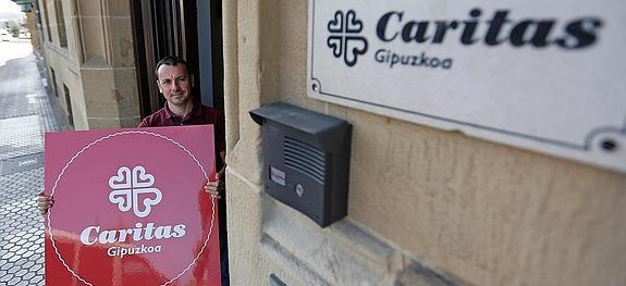 El secretario general de Cáritas Gipuzkoa, José Emilio Lafuente, opina que sería «peligroso si acabamos acostumbrándonos a que la situación de pobreza coexista con nosotros». 