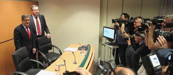 Mario Fernández e Ignacio Sánchez-Asiaín, en la rueda de prensa que ofrecieron el martes para explicar los resultados de los test de estrés.