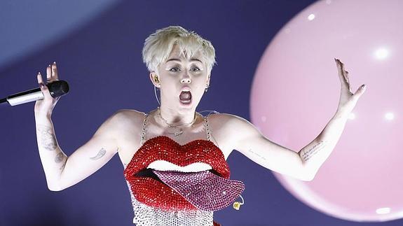 Schwarzenegger no quiere a Miley Cyrus en su familia