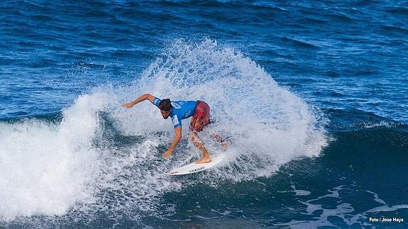 Los surfistas del Prime de Haleiwa han disfrutado de buenas olas este fin de semana. 