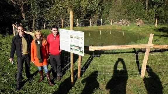 Presentación de la charca construida en las huertas minucipales. 