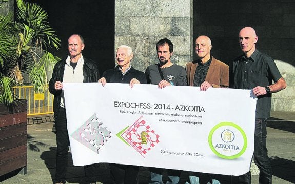 Representantes de la Federación Vasca de ajedrez, Ayuntamiento y ESAIT en la presentación del evento que se realizó ayer. 