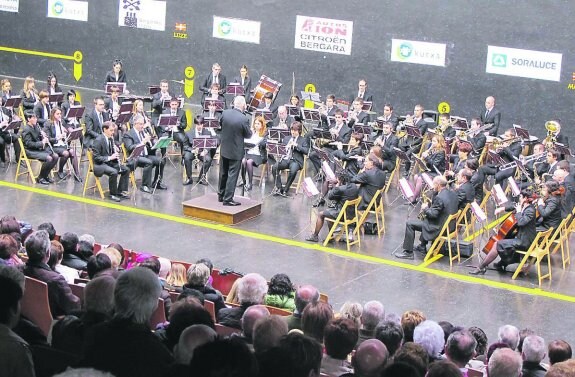 Orquesta y Banda con sus 127 músicos festejan a Santa Cecilia