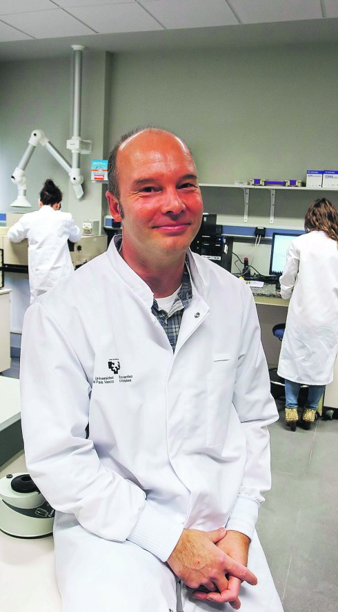 Thomas Schäfer, en su laboratorio de Polymat.