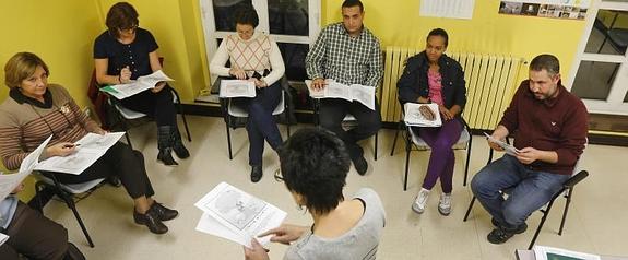 Alumnos del euskaltegi de Tolosa, donde se demuestra que la presencia de alumnos extranjeros es cada vez mayor.