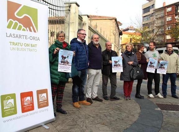 Presentación. Representantes de Aterpea ayer en Brígidas. 