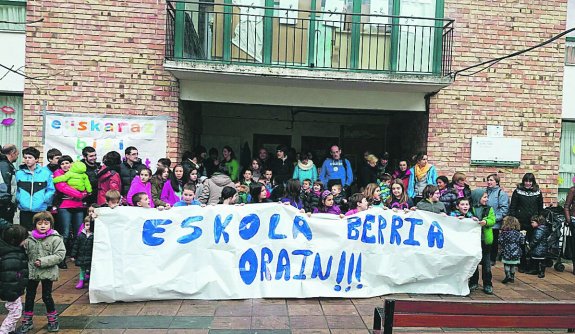 Eskola Berria Orain Eskatu Zuten Atzo Lizartzan El Diario Vasco 8205