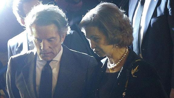 Alfonso Díez y doña Sofia en el funeral por la Duquesa de Alba