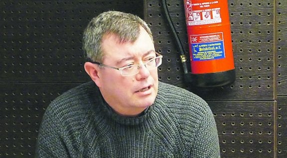 Ezker Anitza-IU. Su portavoz en Pasaia, Xabier Pombo. 