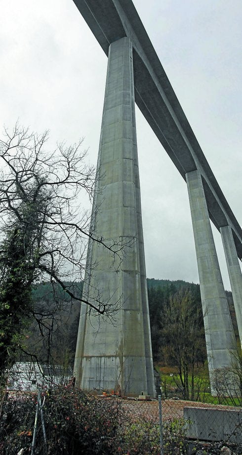 Viaducto de la 'Y' vasca en Bergara.