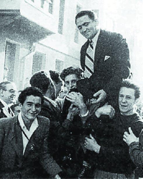 Urkizu fue homenajeado en Ondarroa por sus éxitos.