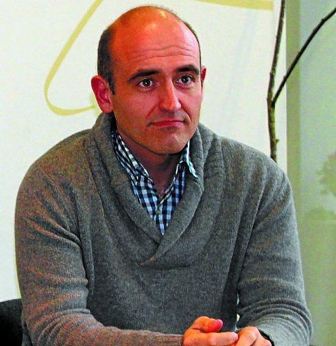 Garikoitz Aiesta da Ezkio-Itsasokoak taldeko zerrendaburua.