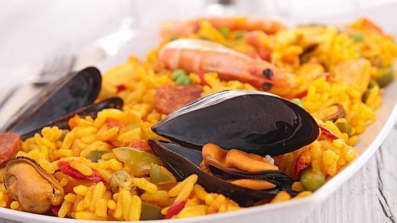 Arroz con gambas y mejillones.