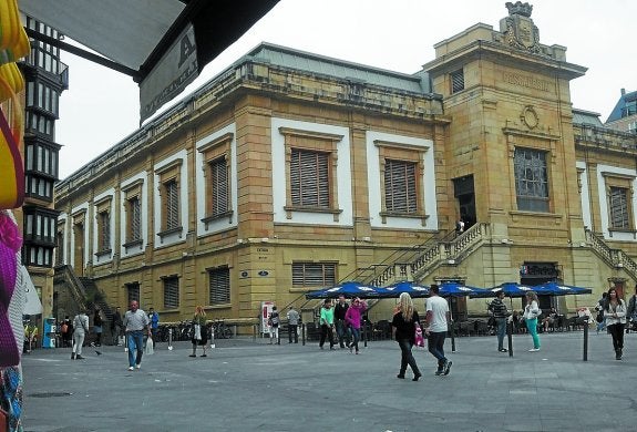 El gobierno municipal ha acordado con la concesionaria de la Bretxa destinar Pescadería a equipamientos. 