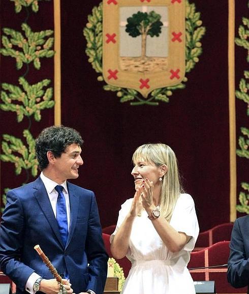 Unai Rementeria y Ana Otadui, en el acto celebrado en Gernika.