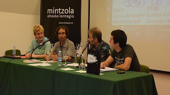 Estitxu Arozena, Jon Sarasua, Joseba Tapia eta Beñat Gaztelumendi.