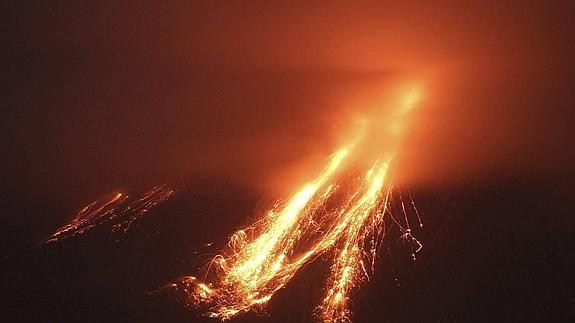 El 'Volcan de Fuego', en plena erupción.