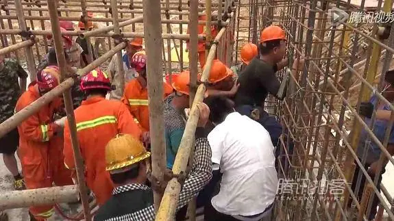 Un obrero chino sobrevive tras entrarle una barra de hierro por la ingle y salirle por el hombro