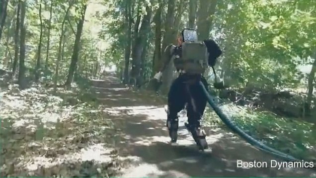 Atlas, el robot humanoide de Google, ya camina por el bosque