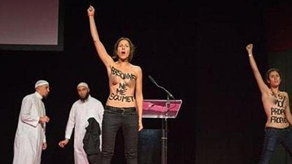 Golpean a dos activistas de Femen en una conferencia musulmana en Francia