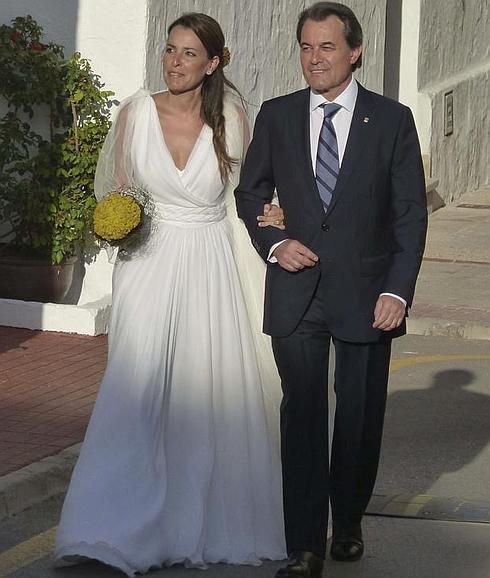 Patricia Mas Rakosnik, junto a su padre  antes de contraer matrimonio en 2013