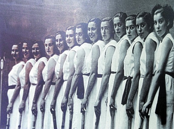 Mujeres jugadoras. Una de las muchas fotografías de la muestra. 