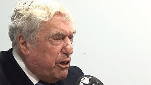 Un general reta a Willy Toledo a un «duelo a muerte»